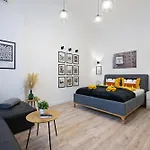 Apartman Holidays Operart *