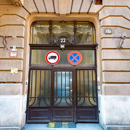 Appartement Holidays Operart *