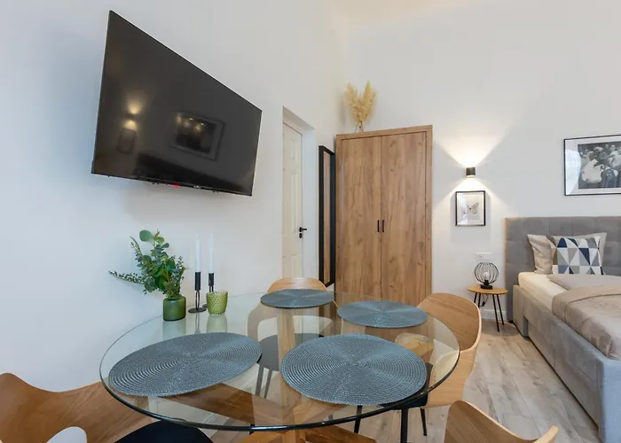 Holidays Operart Apartamento *